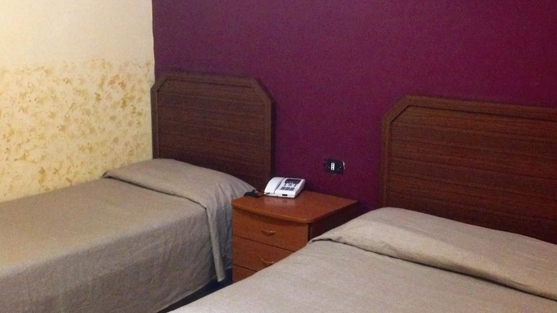 Hotel Poker Naples 3*,